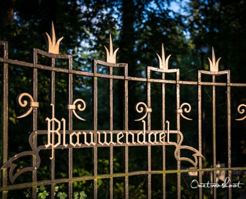 Toegangshek van het kasteel domein Blauwendael, ideaal park voor huwelijksfotograaf en bruidspaar voor huwelijksfotografie