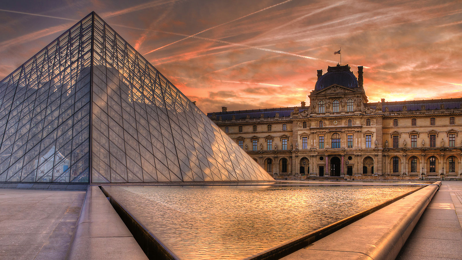 Daily-Photo-Louvre-pyramid-mirror - Huwelijksfotografie ...